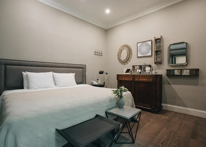 Hotel Nima Local House & 5*