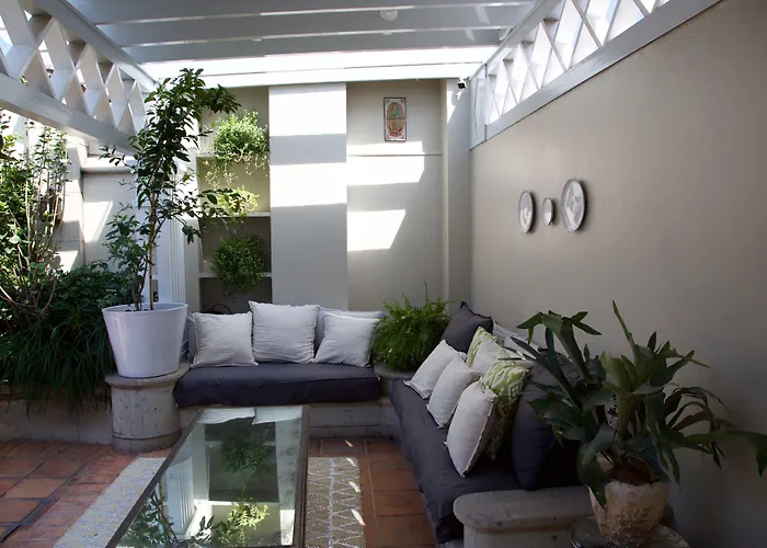 Nima Local House & Hotel 5*