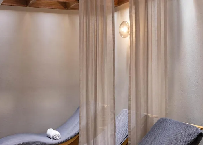 Nima Local House & Hotel 5*